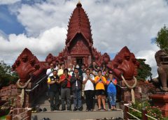 ศรีสะเกษ!!ชาวพุทธแห่ทำบุญลอดโลงศพหลวงปู่สรวงวัดป่าชายแดนไทย-กัมพูชา เสริมสิริมงคลเนื่องในวันเข้าพรรษา เที่ยวชมผาพญากูปรี  ที่สวยงามของจังหวัดศรีสะเกษ