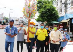 วิถีชีวิตใหม่ชาวทับคล้อพิจิตร  รวมใจทอดผ้าป่าหาเงินสมทบทุน ซื้อเครื่องมือแพทย์บริการชาวบ้าน