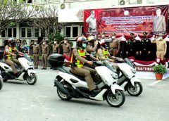 ตำรวจภูธรจังหวัดนครนายก จัดพิธีปล่อยแถวระดมกวาดล้างอาชญากรรมก่อนเทศกาลลอยกระทง