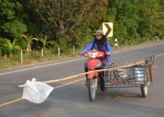 ชาวบ้านชายแดนไทยเขมรวอนลุงตู่ ไม่ให้ขยายเขตอนุรักษ์พันธ์สัตว์ป่า สะอื้นครวญ ทุกวันนี้ไปหาของป่าได้แทบไม่พอกินอยู่แล้ว หากขยายพื้นที่อนุรักษ์ชาวบ้านไม่สามารถที่จะเข้าไปหาของป่าเลี้ยงครอบครัวได้ ขออยู่กันแบบเดิมต่อไป