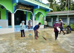 เจ้าหน้าที่ท้องถิ่น ท้องที่ ร่วมใจสื่อมวลชน spmc และไทยพุทธ Big Cleaning Day ทำความสะอาด มัสยิด ป้องกันโควิด-19 