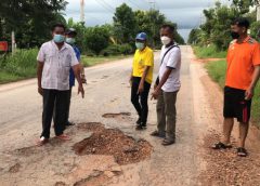 ชาวบ้านร้องสื่อ ถนนสายหนองบัวระเหว-ซับใหญ่  ชำรุดเป็นหลุมเป็นบ่อตลอดระยะทางกว่า 5 ก.ม. วอนหน่วยงานเร่งแก้ไข