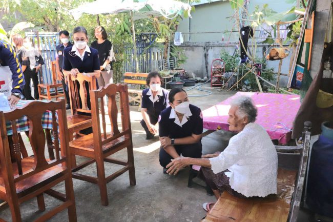 เหล่ากาชาดจังหวัดร้อยเอ็ดออกบรรเทาทุกข์ช่วยเหลือผู้ประสบอัคคีภัย อำเภอเมืองร้อยเอ็ด