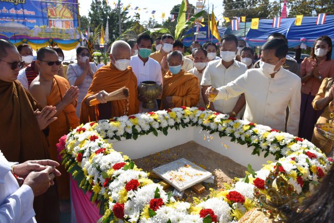 ผู้ว่าฯศรีสะเกษประกอบพิธีวางศิลาฤกษ์ศาลหลักเมืองอำเภอโนนคูณ