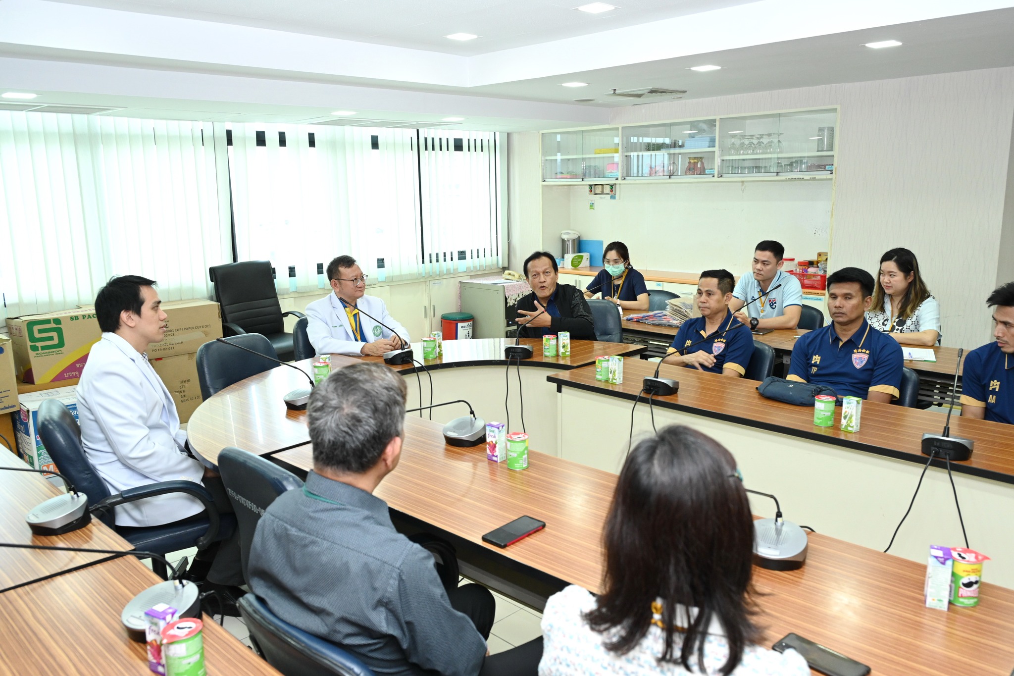 การประชุมความร่วมมือระหว่างโรงพยาบาลเจริญกรุงประชารักษ์และสโมสฟุตซอลการท่าเรือแห่งประเทศไทย