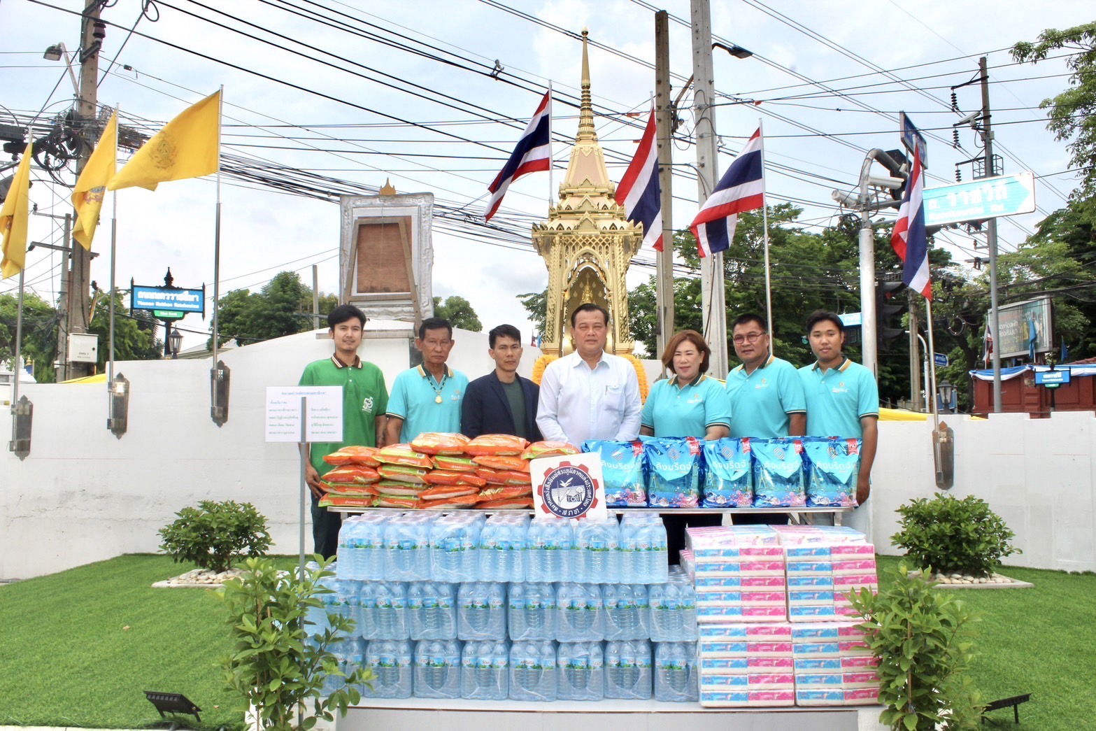 “บริษัท พรสยาม เทรดดิ้ง” มอบผลิตภัณฑ์ให้แก่สมาคมหนังสือพิมพ์ส่วนภูมิภาคแห่งประเทศไทย สนับสนุนโครงการ “รวมน้ำใจไว้ในคำขอบคุณ” เพื่อส่งมอบต่อเพื่อนสมาชิก สภท. และสื่อมวลชนที่มีความต้องการ 