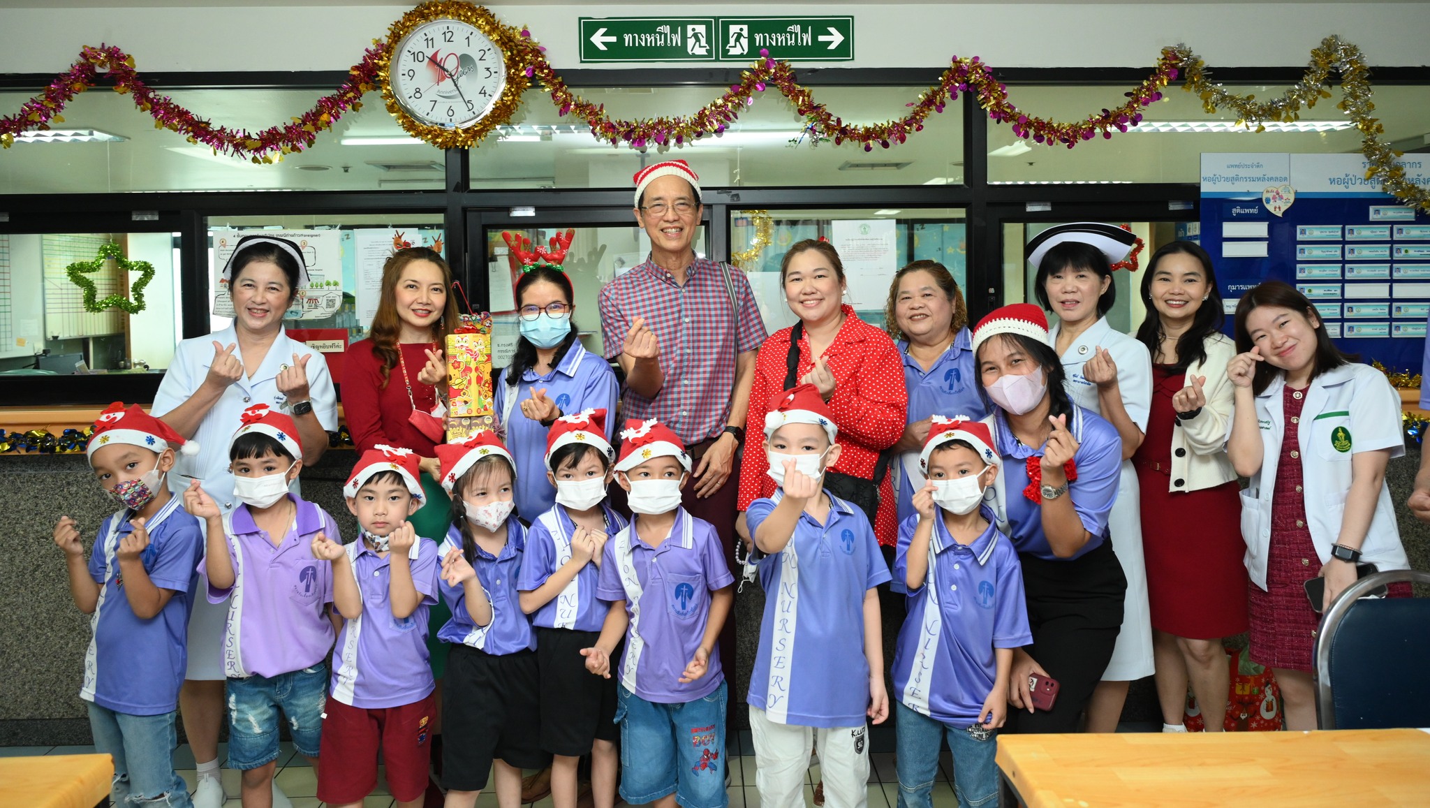 มูลนิธิซีโอนอุปถัมภ์ คริสตจักรซีโอน สถานรับเลี้ยงเด็กซีโอน จัดกิจกรรมให้ด้วยใจทำด้วยรัก แจกแพมเพิสให้กับ หอผู้ป่วยสูติกรรมหลังคลอด